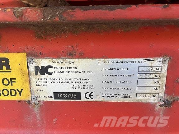 NC DE-1240 箱式拖车