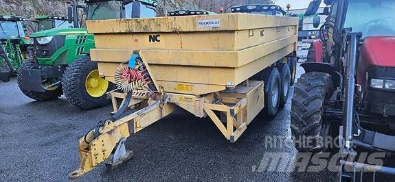 NC DE16HS 箱式拖车