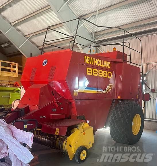 New Holland BB980 圆捆打捆机