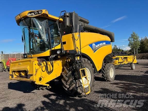 New Holland CX5080 联合收割机