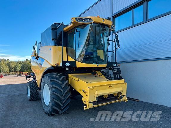 New Holland CX5080 联合收割机