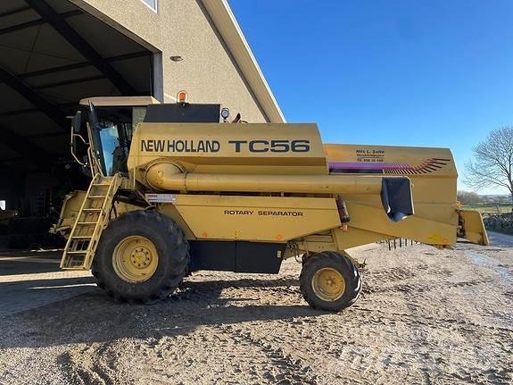 New Holland TC 56 联合收割机