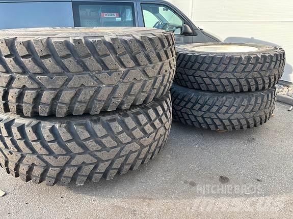 Nokian TRI 2 轮胎、车轮、轮圈