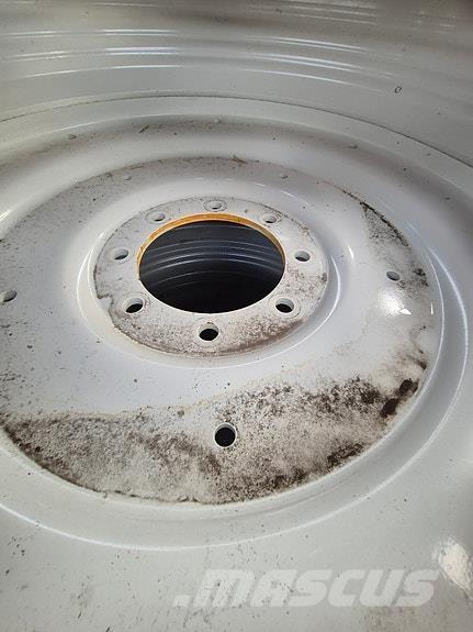 Nokian TRI2 轮胎、车轮、轮圈