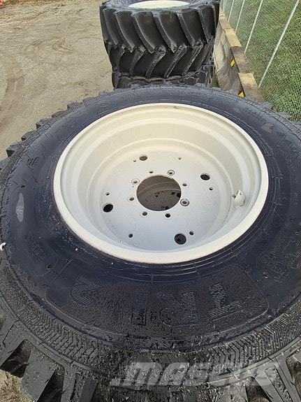 Nokian TRI2 轮胎、车轮、轮圈