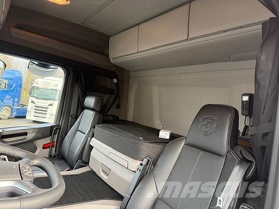 Scania P340 厢式货车