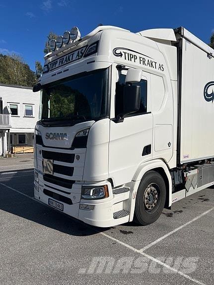 Scania R660 厢式货车