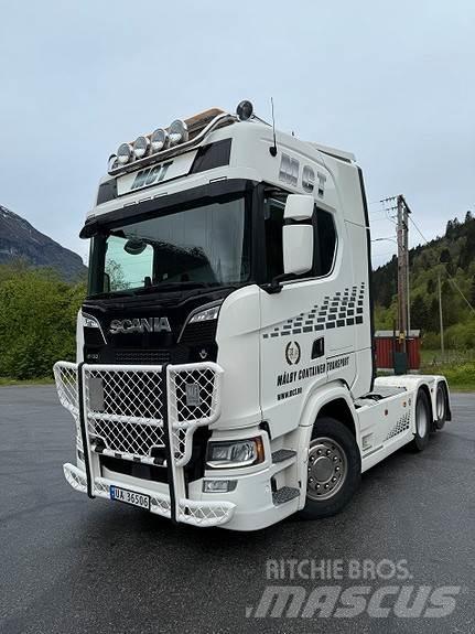 Scania S730 6x2 牵引车