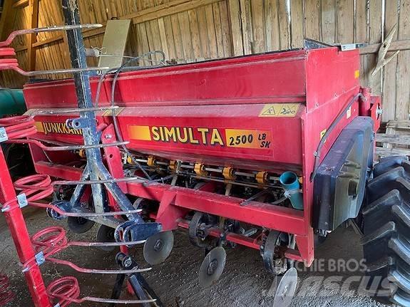 Simulta 2500 LB/SK 矿物肥料撒播机