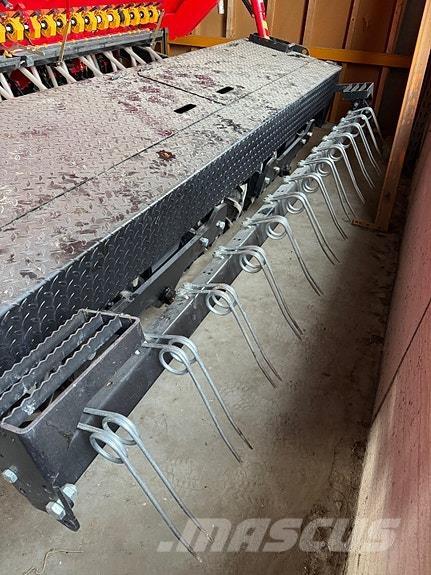 Simulta 3000ST 矿物肥料撒播机