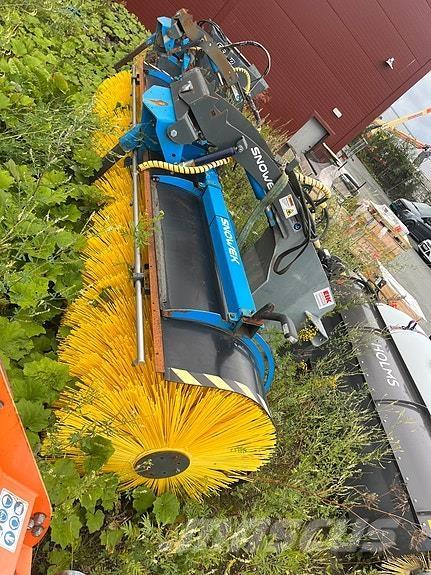 Snowek AH 330 其他清扫车和扫雪车