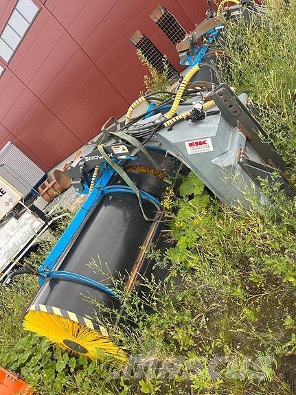 Snowek AH 330 其他清扫车和扫雪车