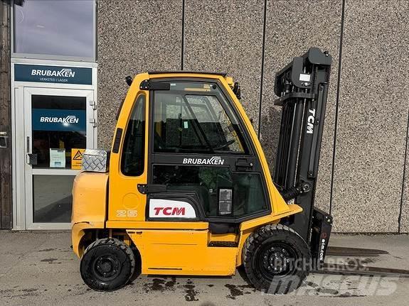 TCM FD25 柴油叉车