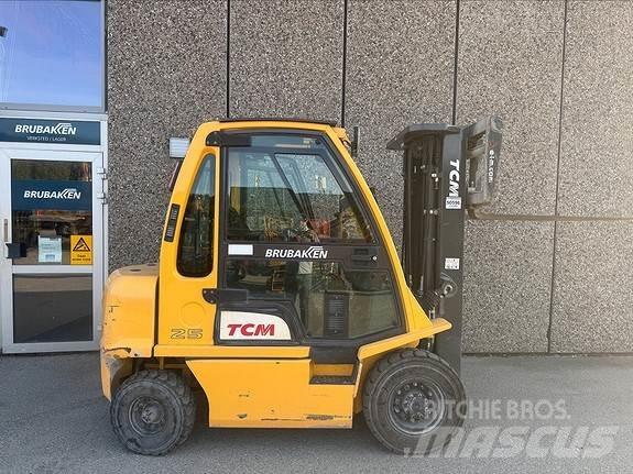 TCM FD25 柴油叉车