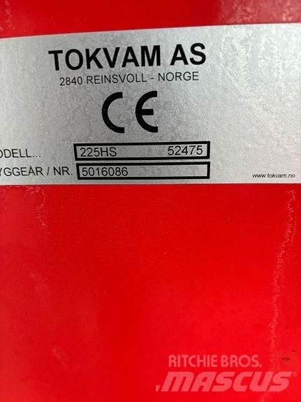 Tokvam 225HS 扬雪机