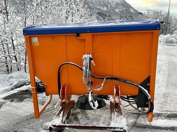  Traxos S15 VEP-490 融雪撒布机