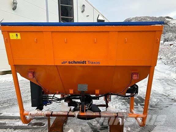  Traxos S15 VEP-490 融雪撒布机