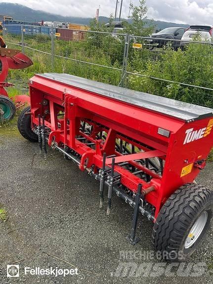 Tume CK3000 矿物肥料撒播机