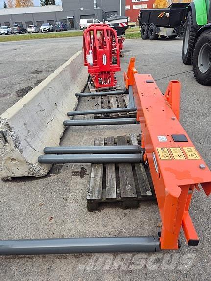 Underhaug 7813 圆捆打捆机