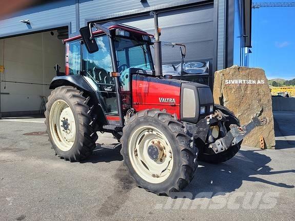 Valtra A75 - 4 拖拉机/农用车