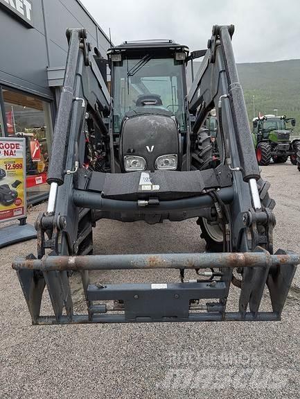 Valtra A83 拖拉机/农用车