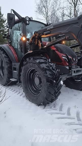 Valtra G135A 拖拉机/农用车