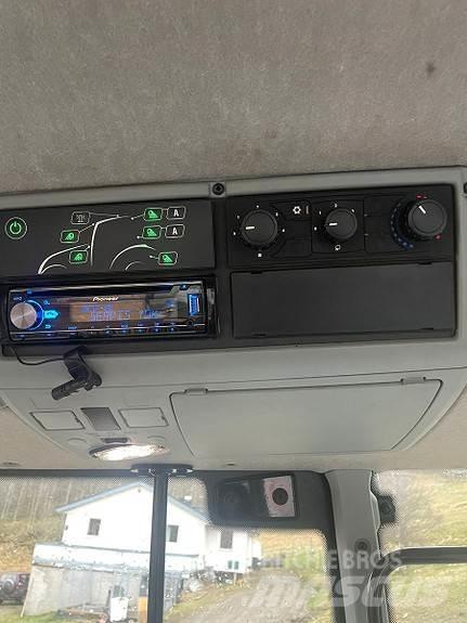 Valtra N134 Active 拖拉机/农用车