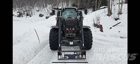 Valtra N134D 拖拉机/农用车