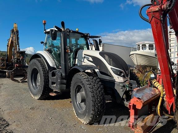 Valtra T214 Versu 拖拉机/农用车