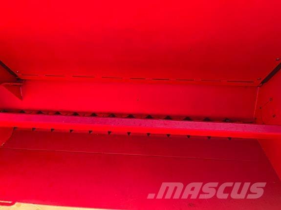   矿物肥料撒播机