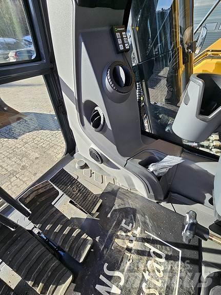 XCMG XE300E 履带挖掘机
