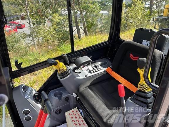 Yanmar SV15VT 小型挖掘机