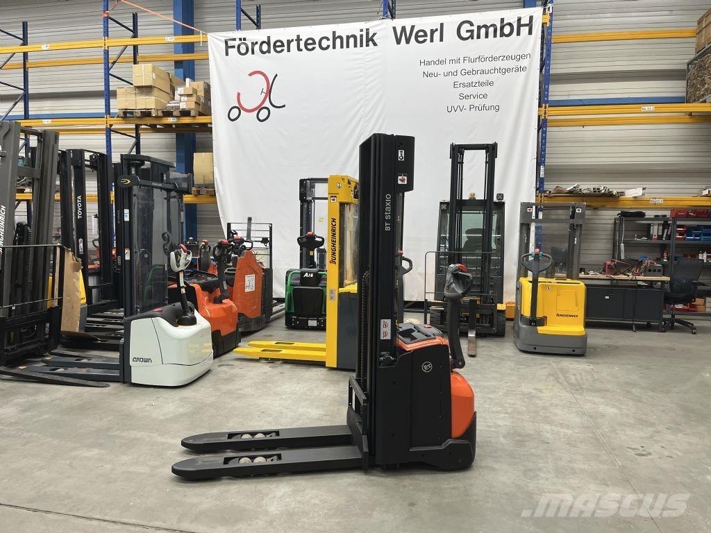 BT SWE 120 L 手推堆垛车