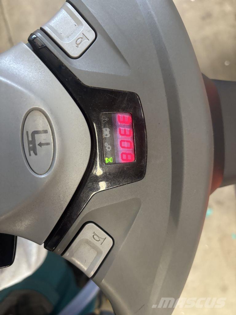 BT SWE120L 手推堆垛车