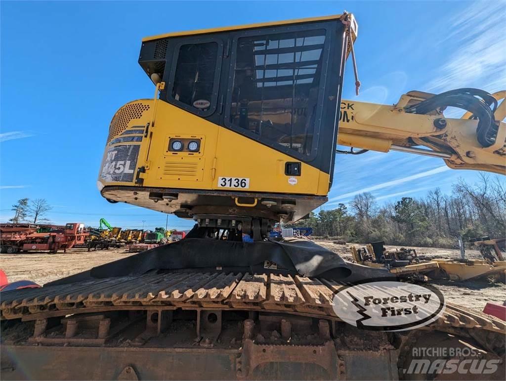 Komatsu XT445L-3 伐木机