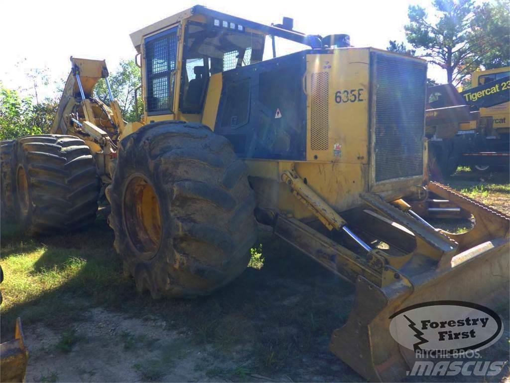 Tigercat 635E 粉碎机