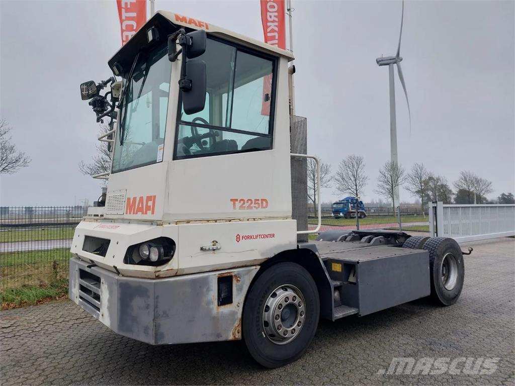Mafi T225D 码头牵引车