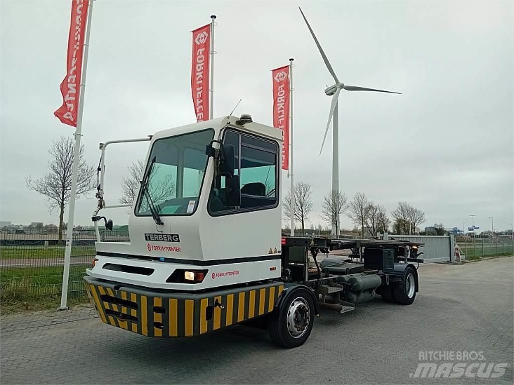 Terberg BC182 码头牵引车