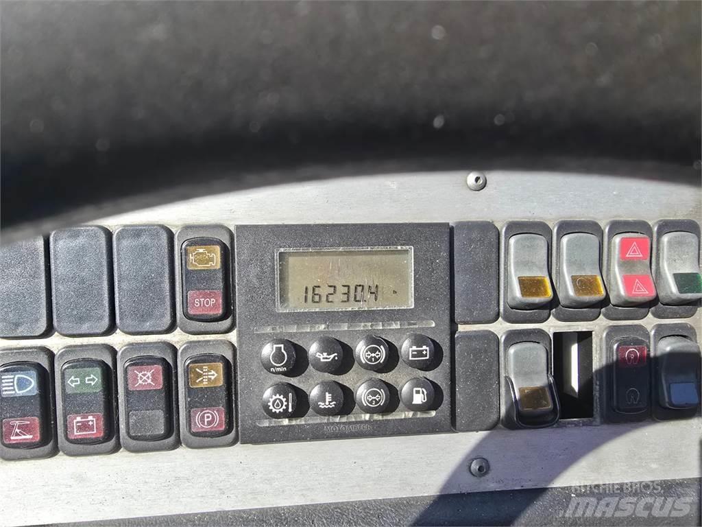 Terberg YT182 码头牵引车