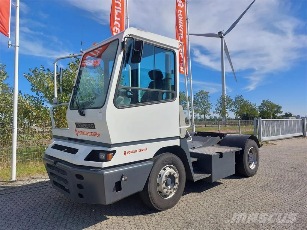 Terberg YT182 码头牵引车