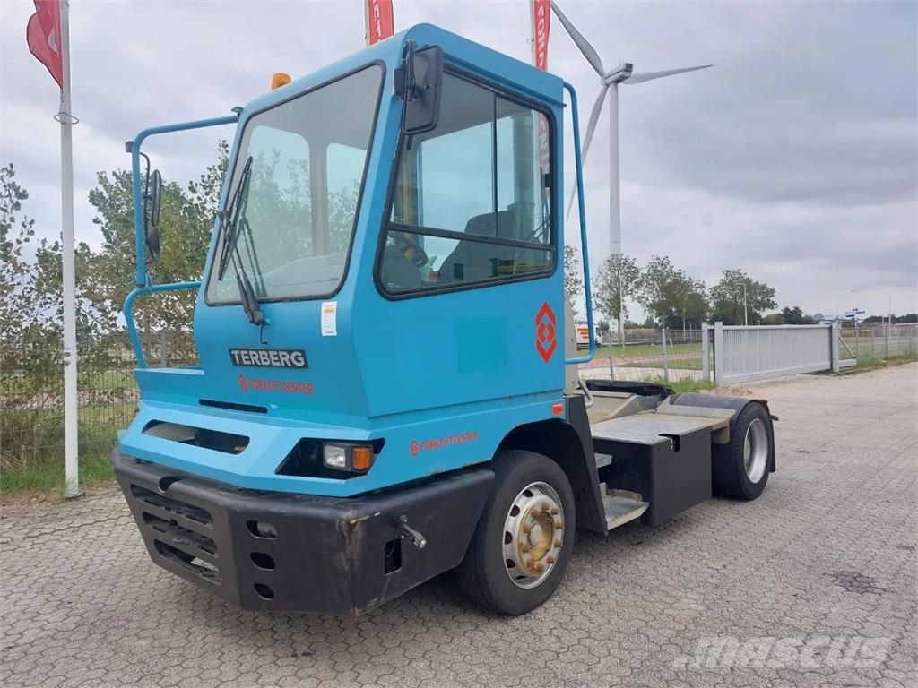 Terberg YT182 码头牵引车