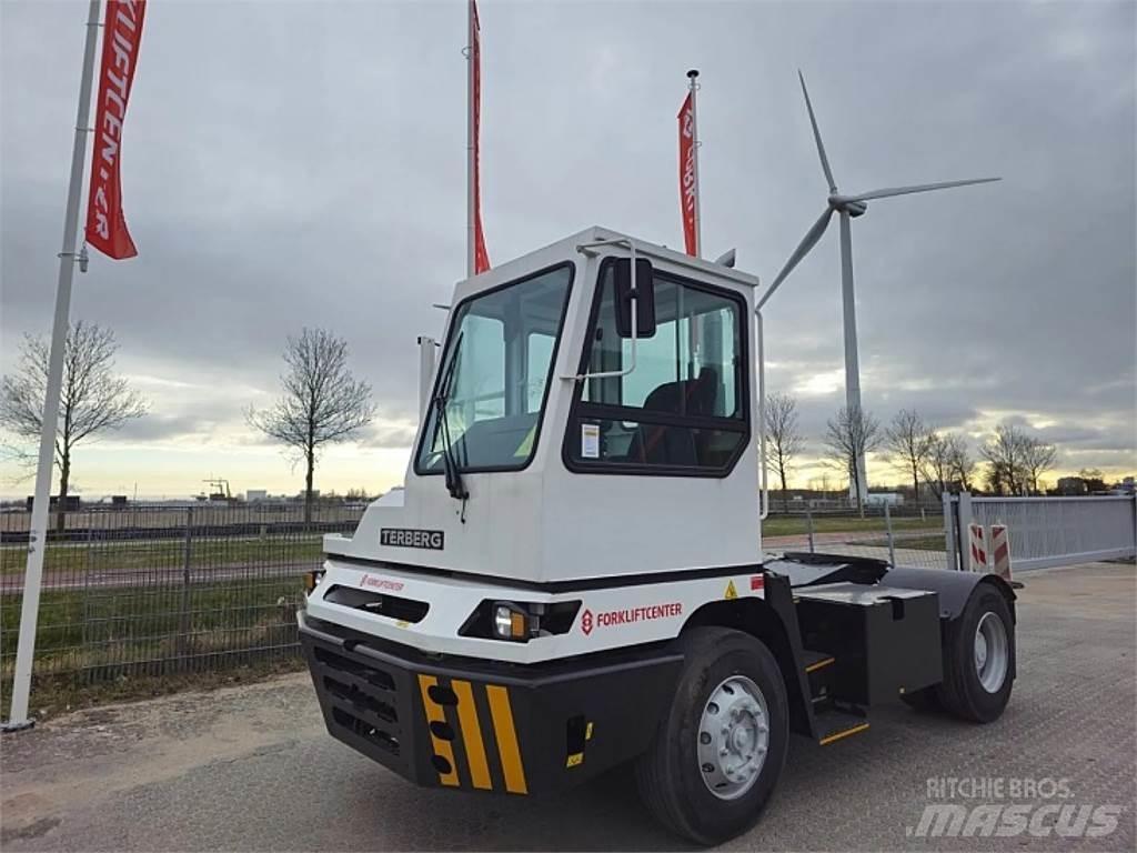 Terberg YT220 码头牵引车