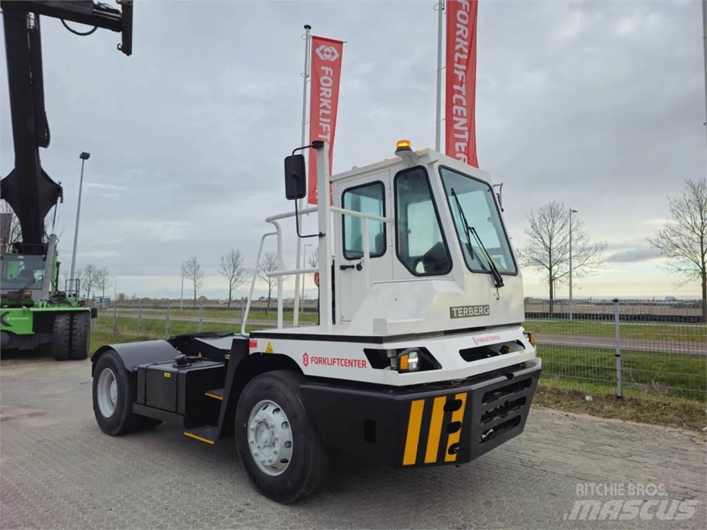 Terberg YT220 码头牵引车