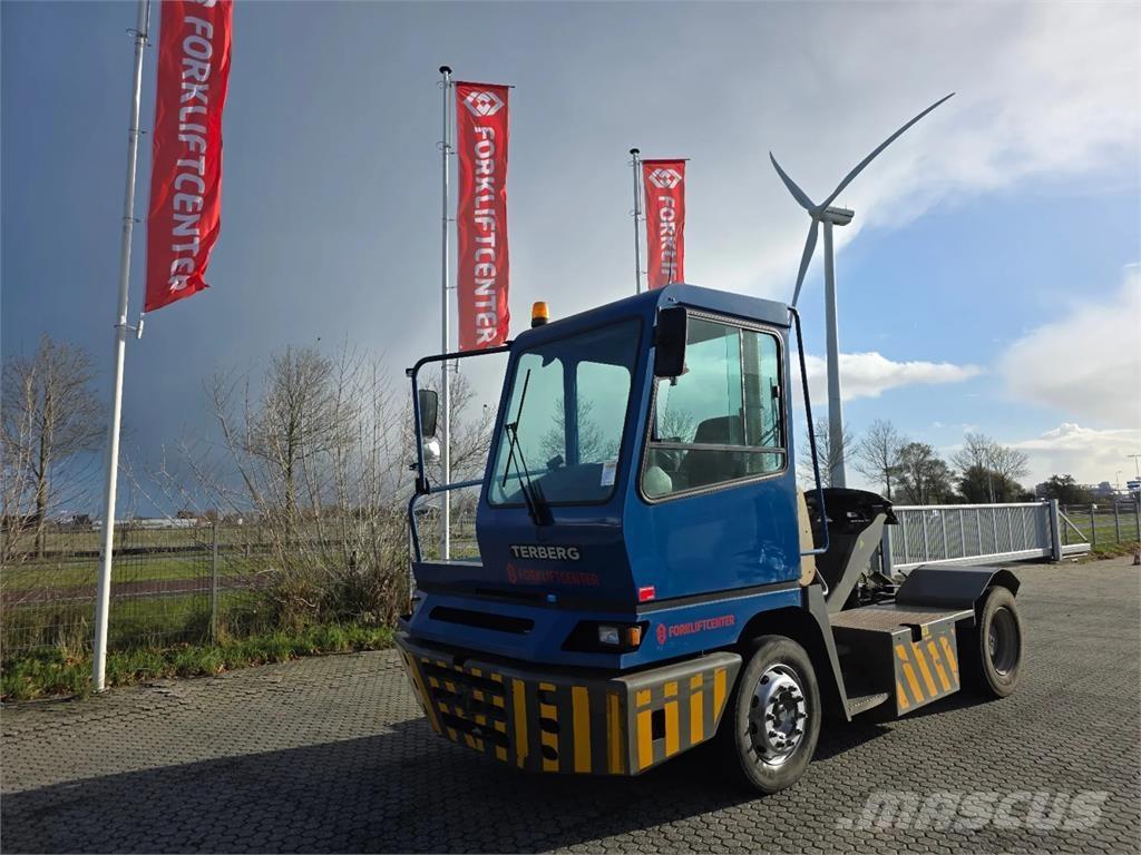 Terberg YT222 码头牵引车
