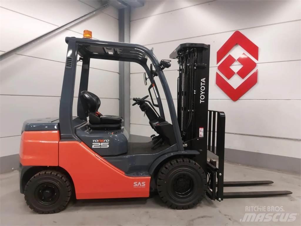 Toyota 52-8FDF25 柴油叉车