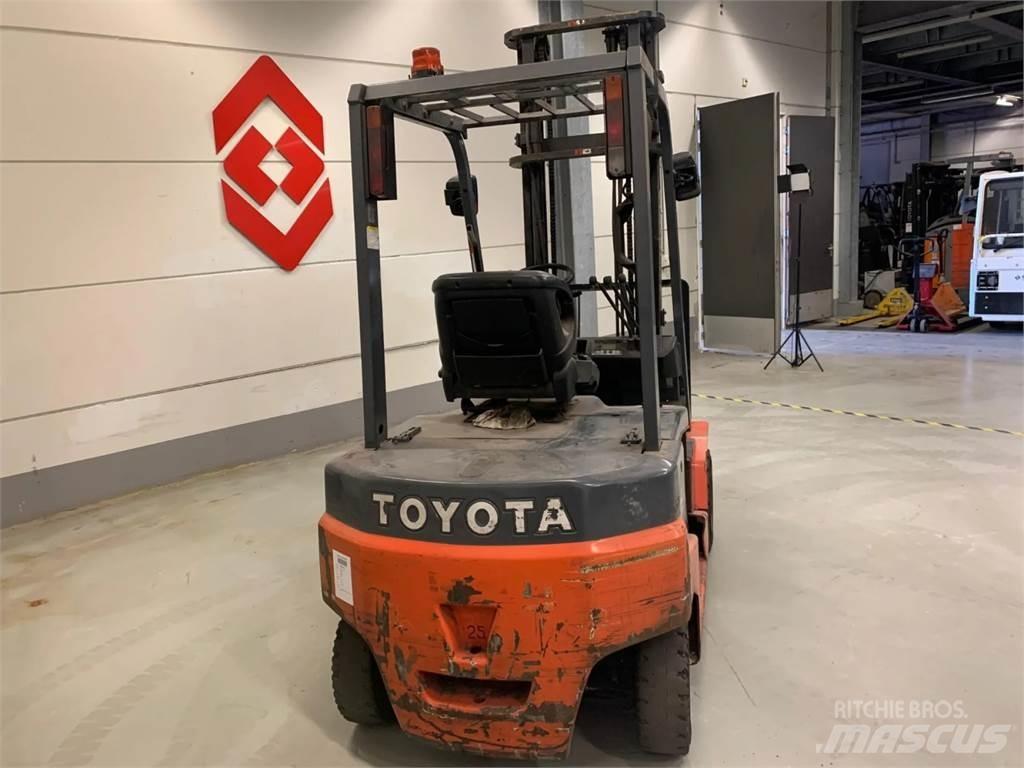 Toyota 8FBN25 电动叉车