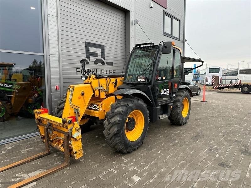 JCB 535-95 伸缩臂叉装车|叉装车