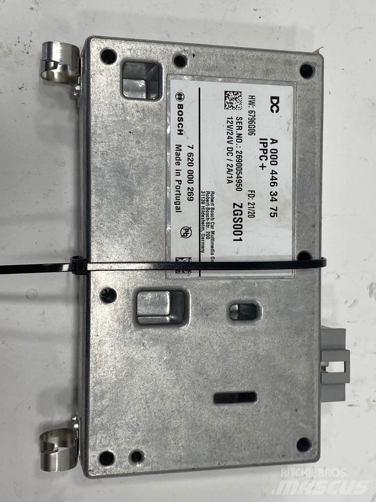 Bosch  驾驶室与内部