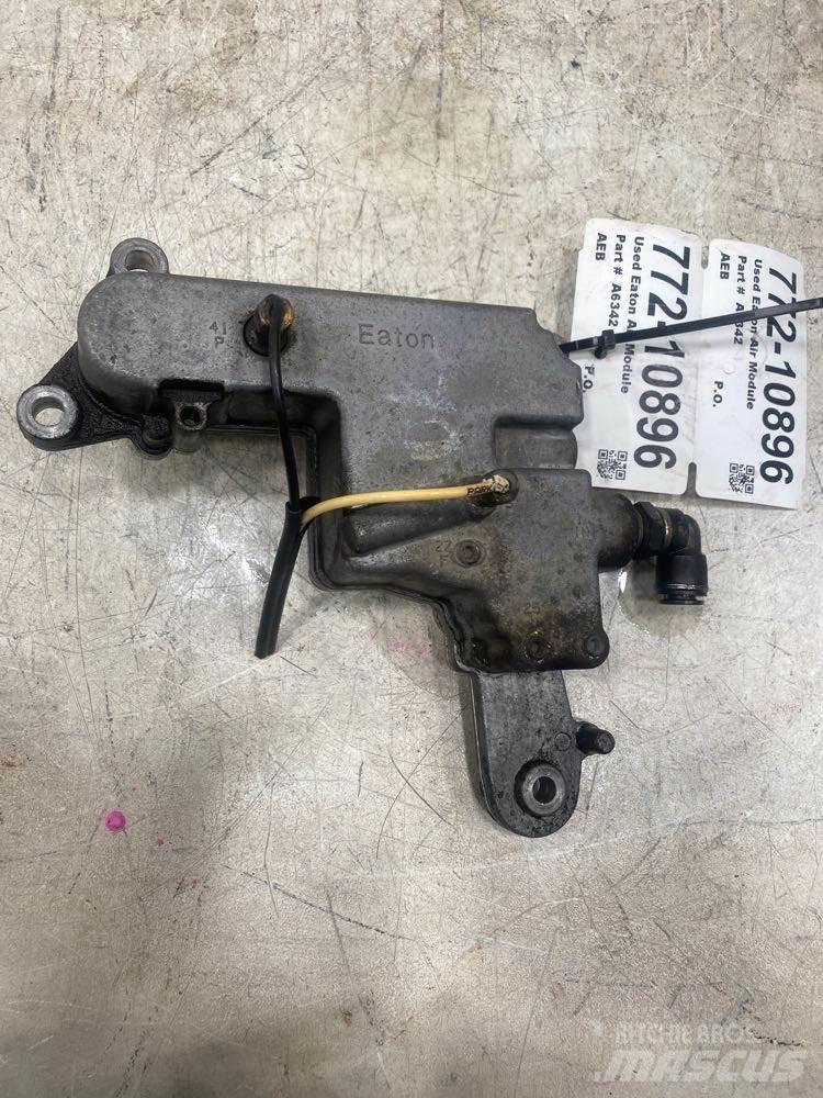 Eaton  变速器