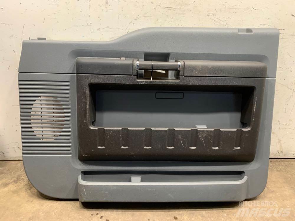 Ford F-550 运输工具-其他
